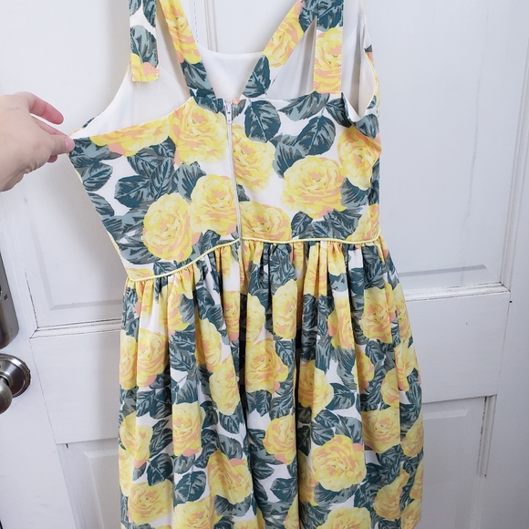 Charlotte Russe Yellow Rose Dress - Picture 2 of 2
